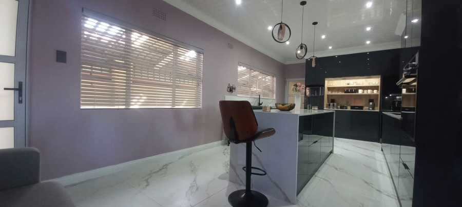 5 Bedroom Property for Sale in Belgravia Western Cape